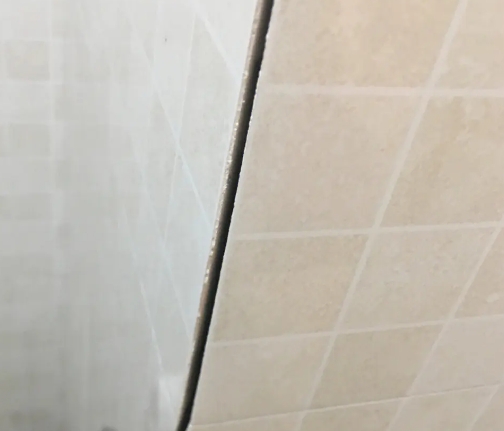 黄山市瓷砖空鼓维修公司分享阳台瓷砖脱落的修复过程可以分为以下几个步骤